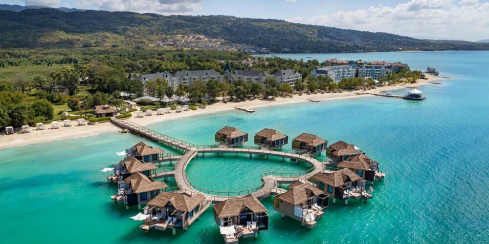 Best Honeymoon Resorts in Jamaica and Romantic Escapes for Couples