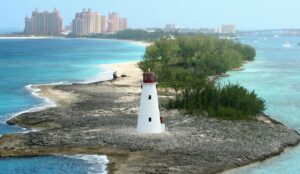 Airbnb vs Hotels & Which is Better for Travelers