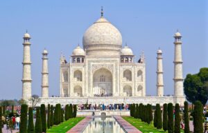 Exploring Iconic Monuments in India