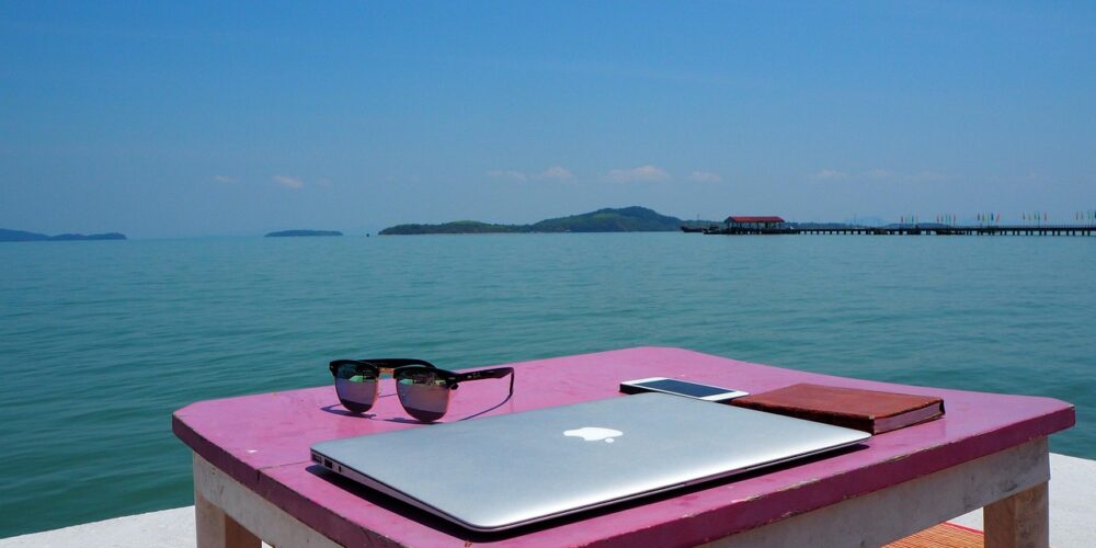How Digital Nomads Find Comfortable Accommodation While Exploring New Destinations