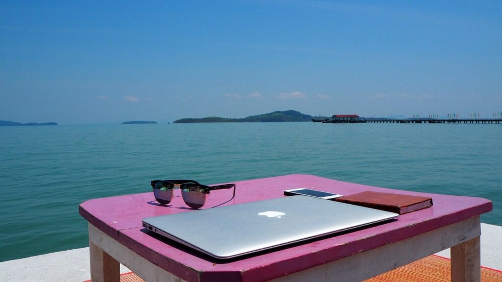 How Digital Nomads Find Comfortable Accommodation While Exploring New Destinations
