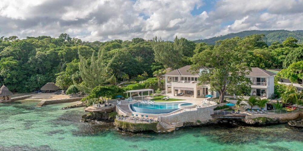 Hermosa Cove in Ocho Rios, Jamaica